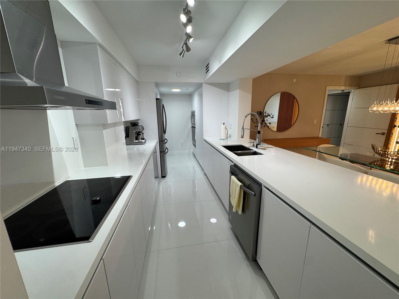 5757 Collins Ave 504