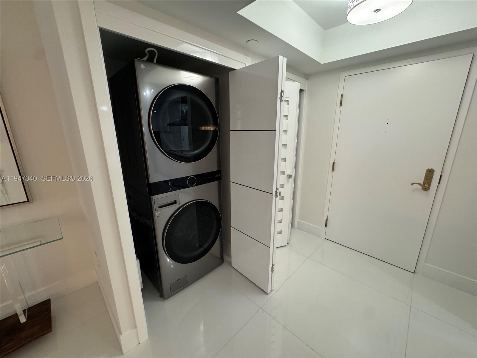 LEXCELLENCE CONDO - Residential