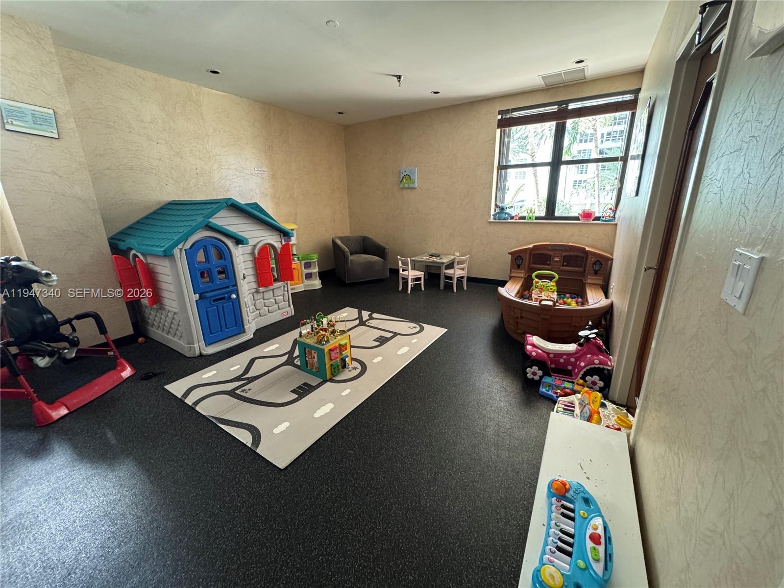 LEXCELLENCE CONDO - Residential