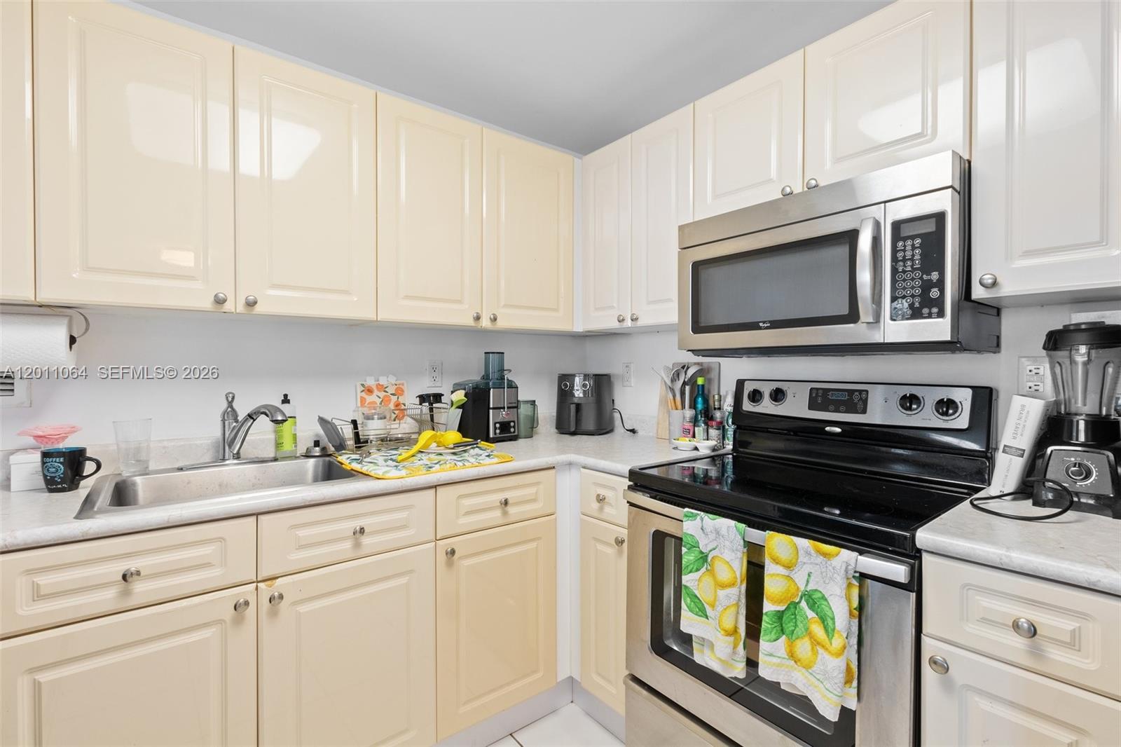 RONEY PALACE CONDO - Residential
