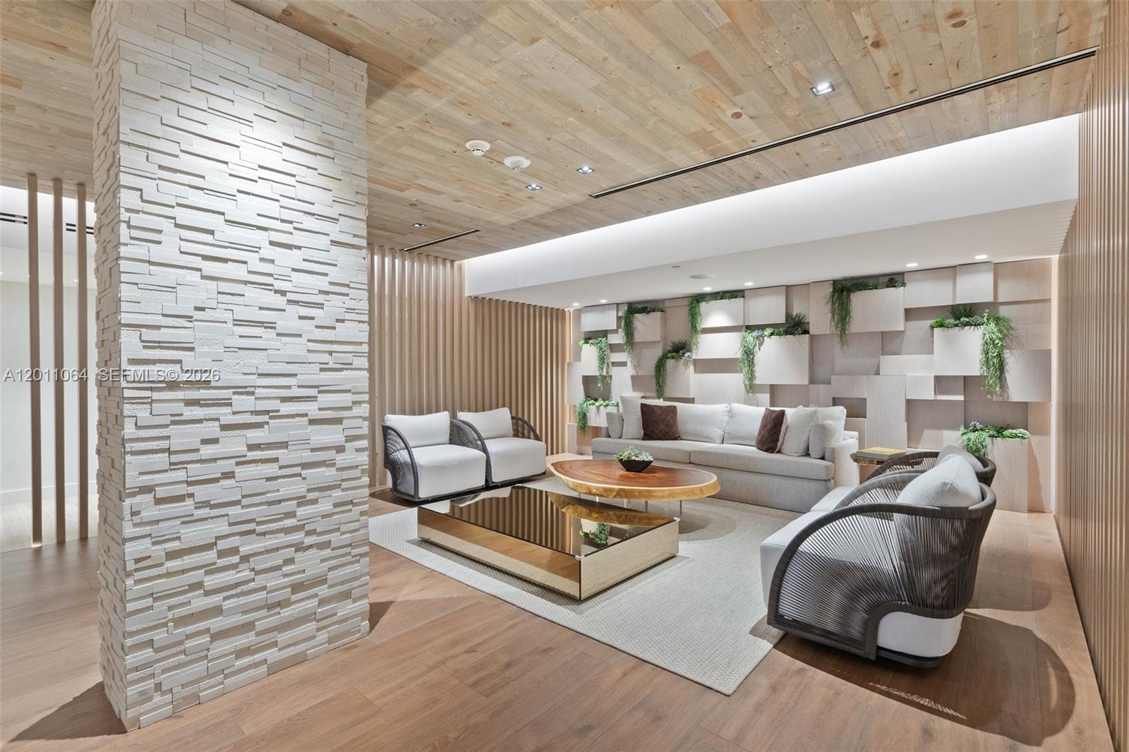 RONEY PALACE CONDO - Residential