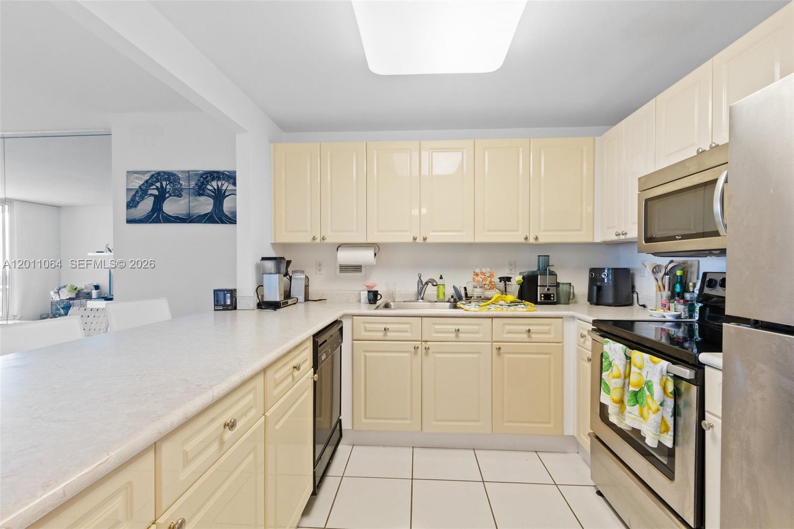 RONEY PALACE CONDO - Residential