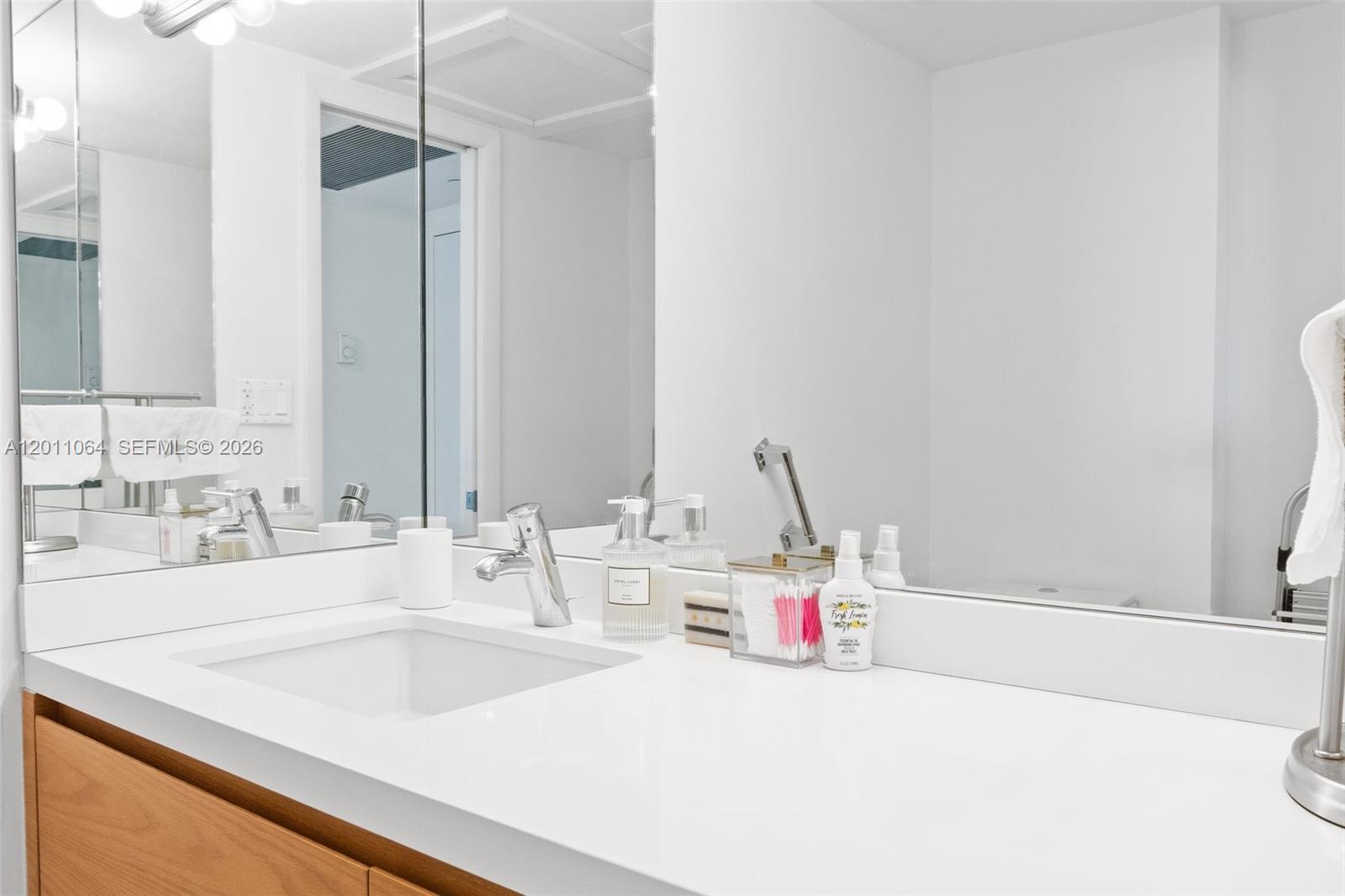 RONEY PALACE CONDO - Residential