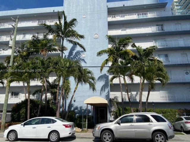 677 Ne 24th St 203, Miami, Broward County, Florida - 1 Bedrooms  
2 Bathrooms - 