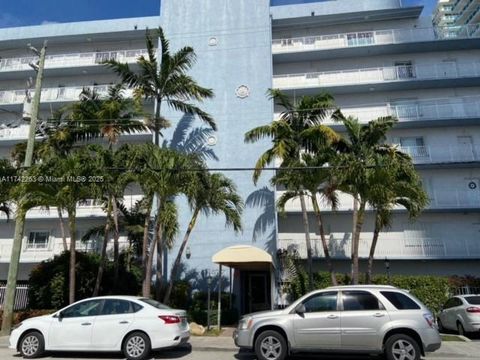 677 NE 24th St 203 Miami FL 33137