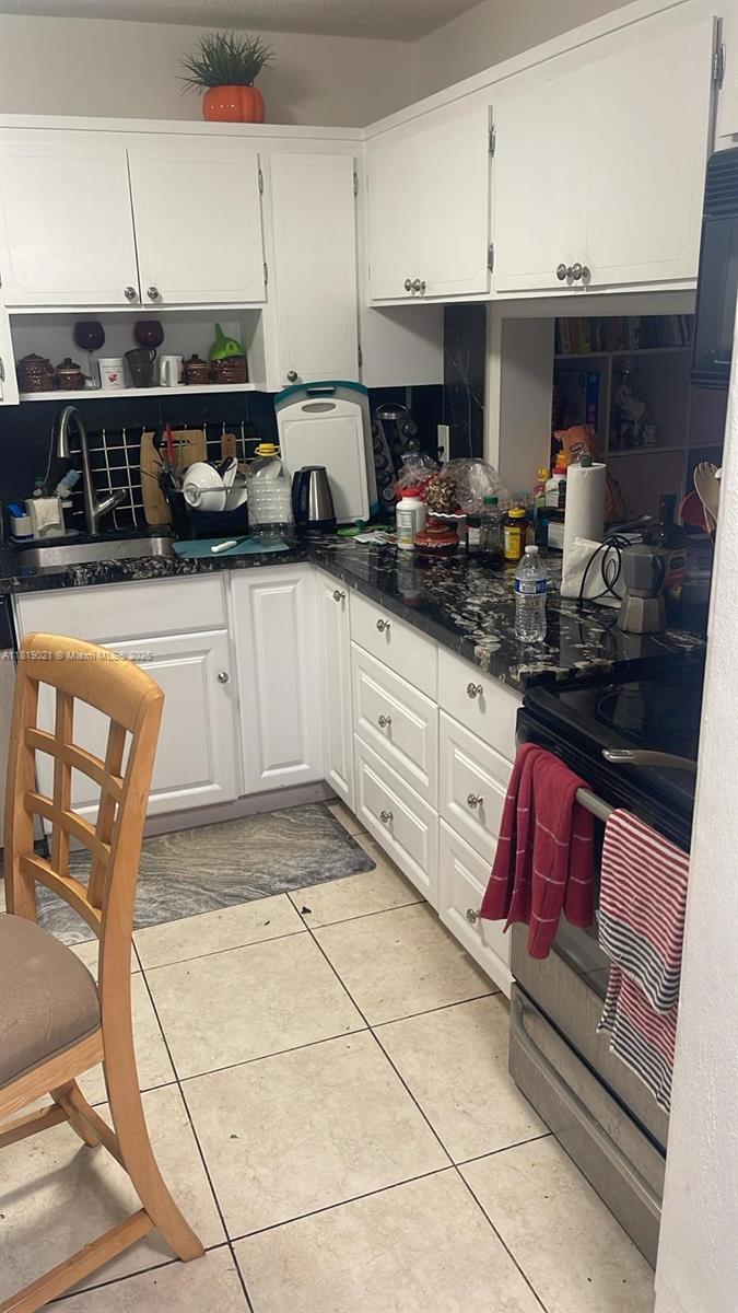 Property for Sale at 215 Se 3rd Ave 106C, Hallandale Beach, Broward County, Florida - Bedrooms: 2 
Bathrooms: 1  - $195,000