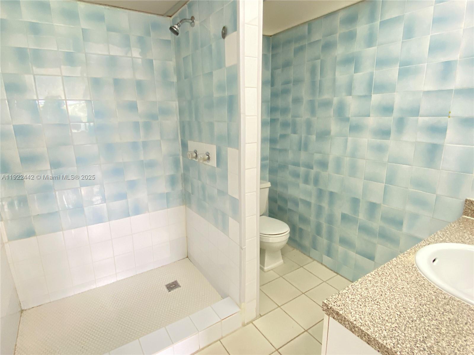 SAMARI LAKE EAST CONDO - Residential Lease