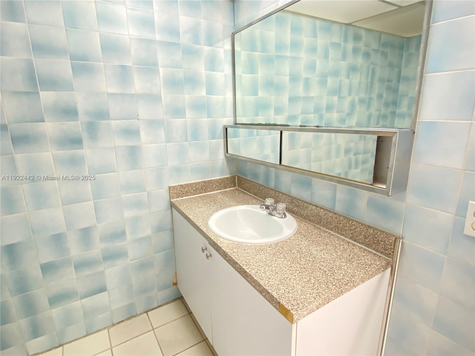 SAMARI LAKE EAST CONDO - Residential Lease