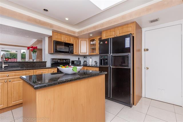 Palm Spgs Lakes Add 05 - Residential Lease