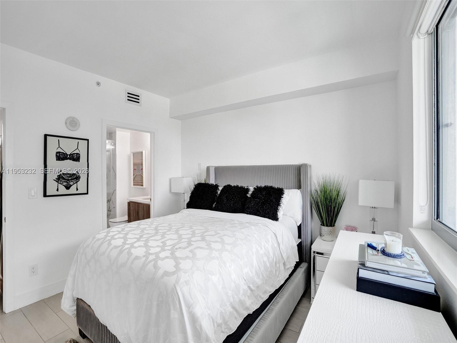 BLUE CONDO - Residential