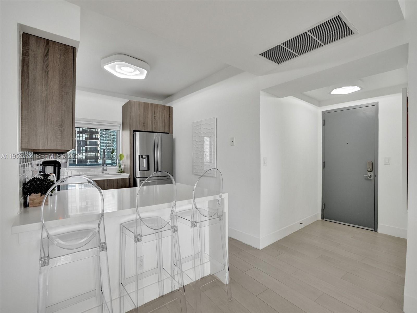 BLUE CONDO - Residential