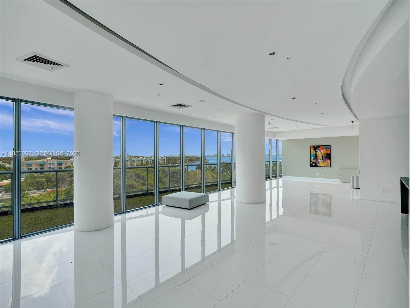 BLUE CONDO - Residential