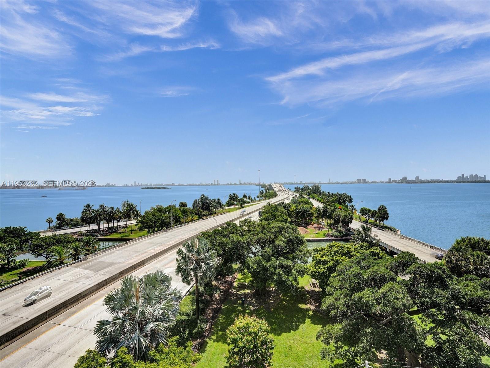 BLUE CONDO - Residential