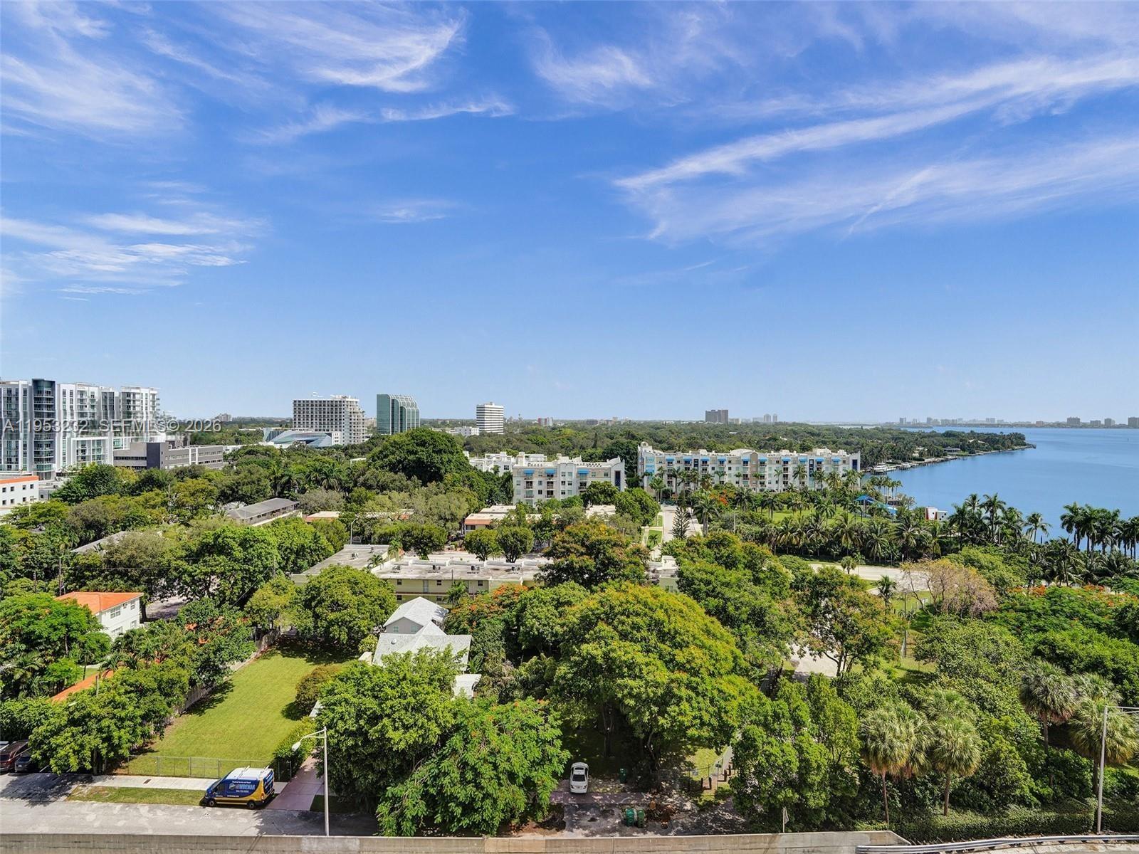 BLUE CONDO - Residential