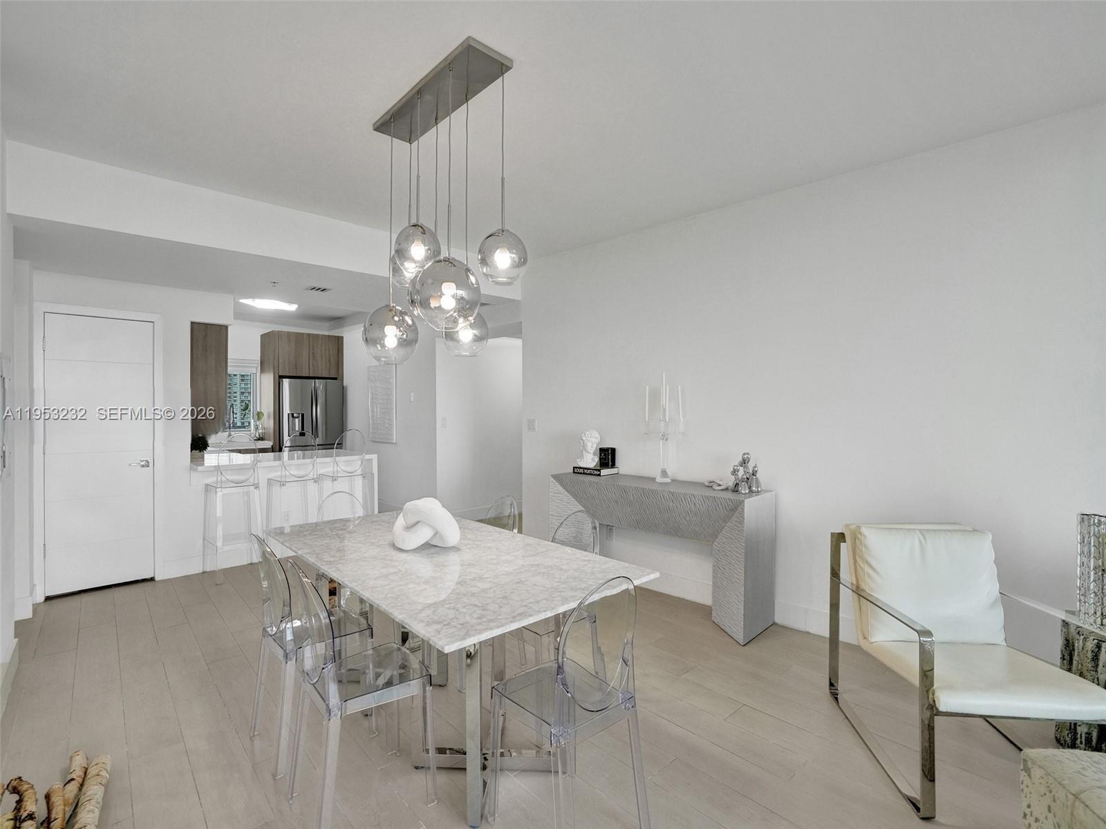 BLUE CONDO - Residential