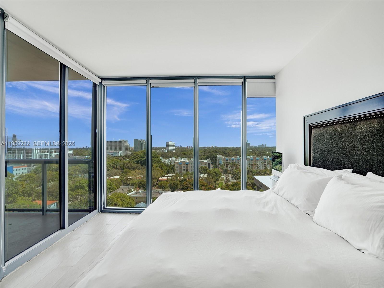 BLUE CONDO - Residential