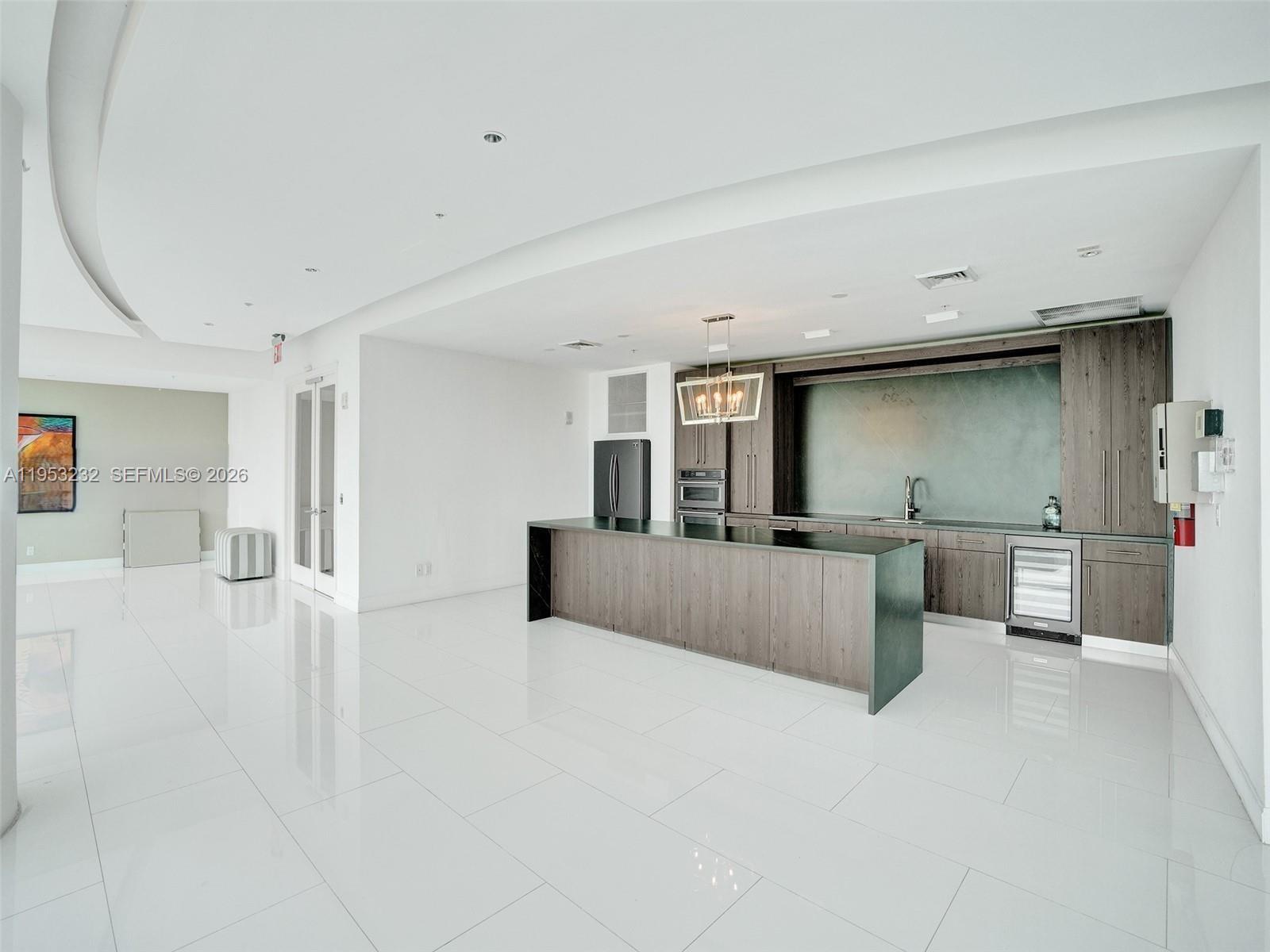 BLUE CONDO - Residential