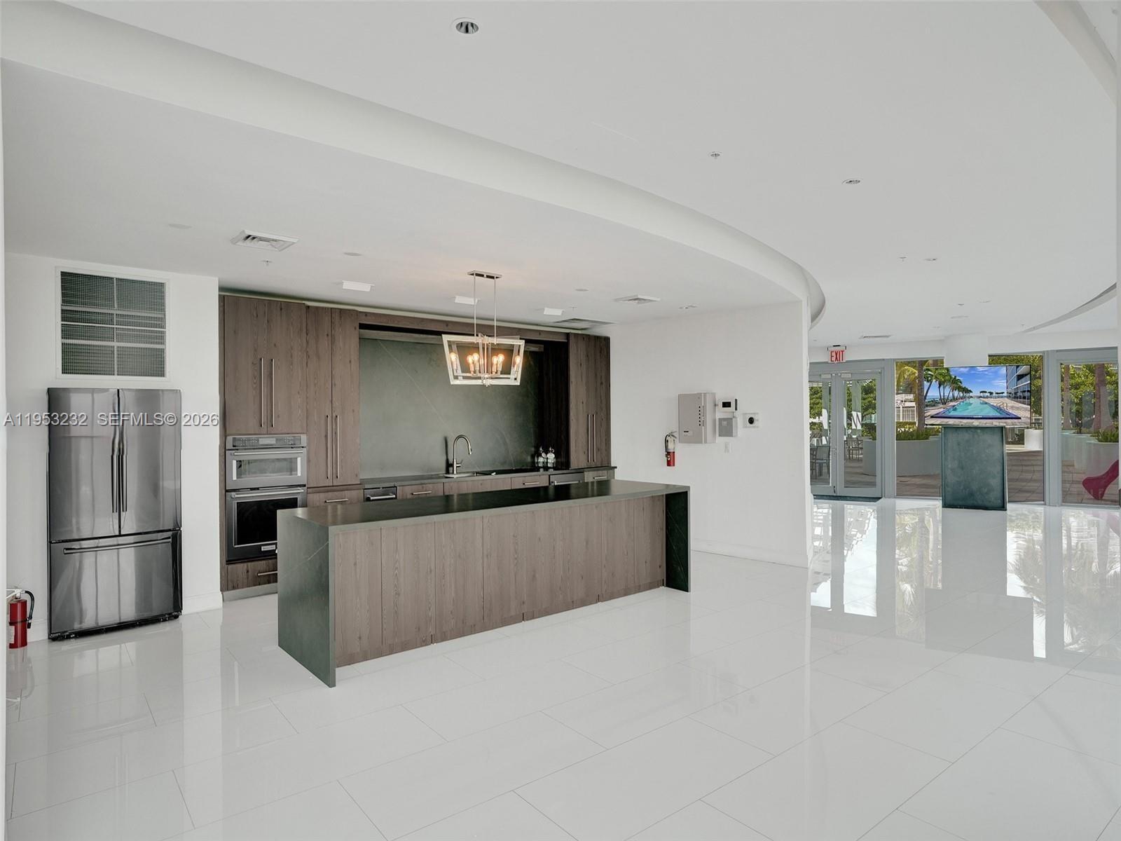 BLUE CONDO - Residential