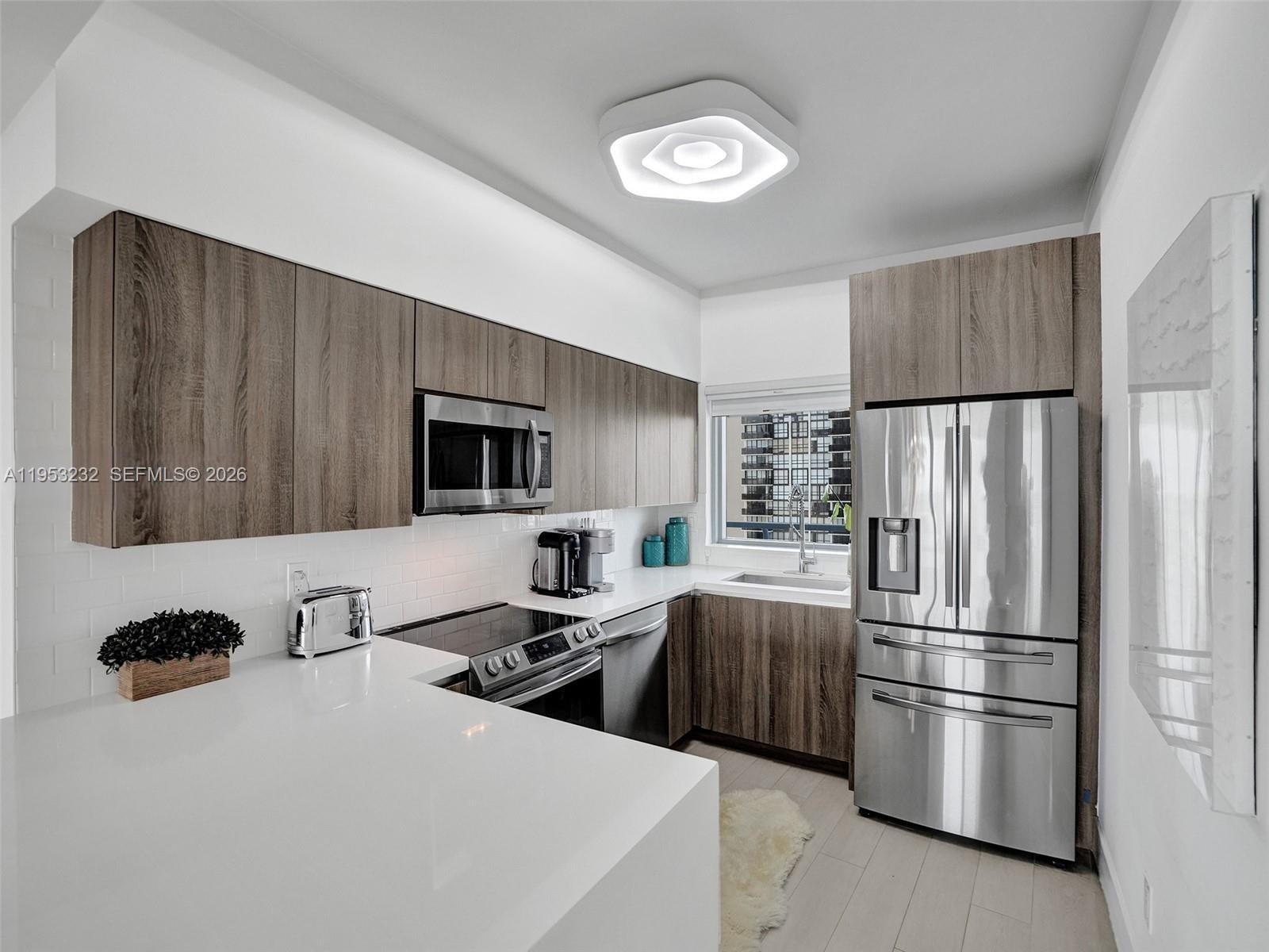 BLUE CONDO - Residential