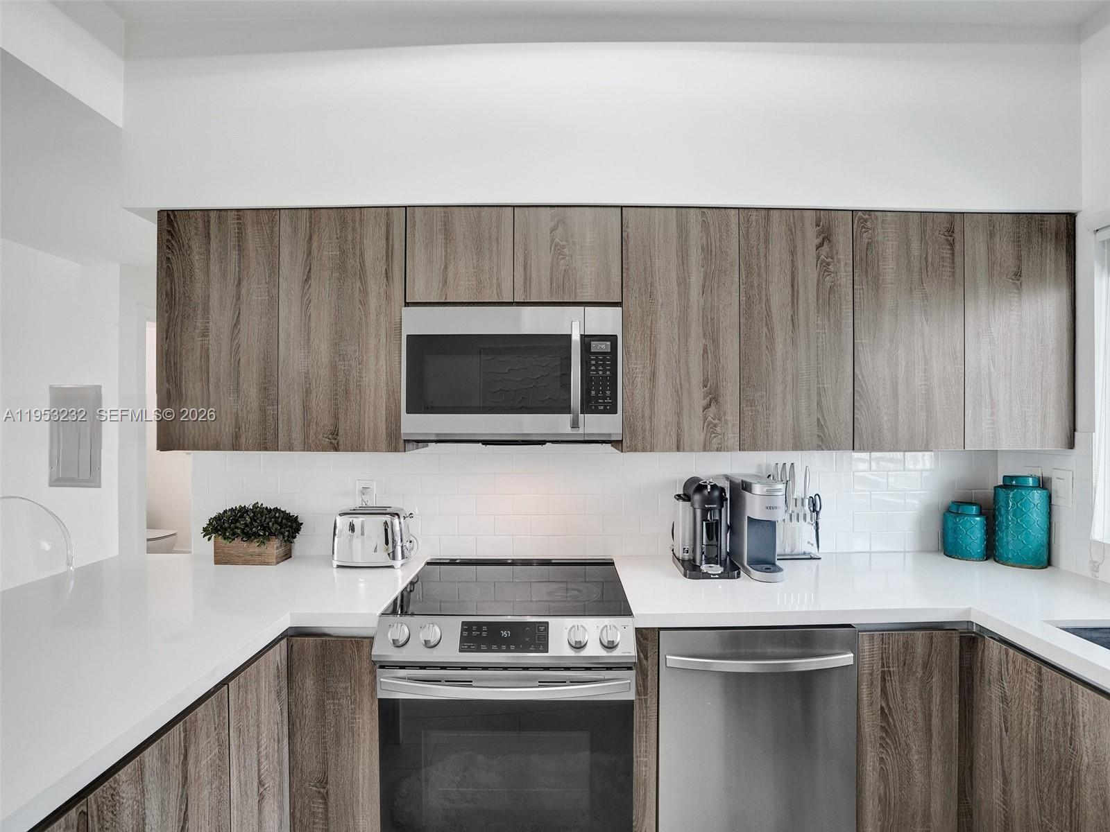 BLUE CONDO - Residential