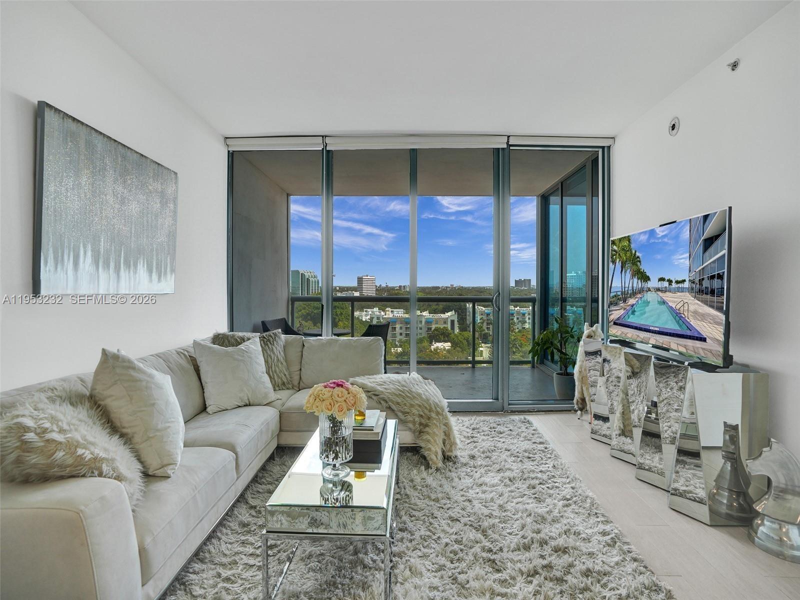 BLUE CONDO - Residential