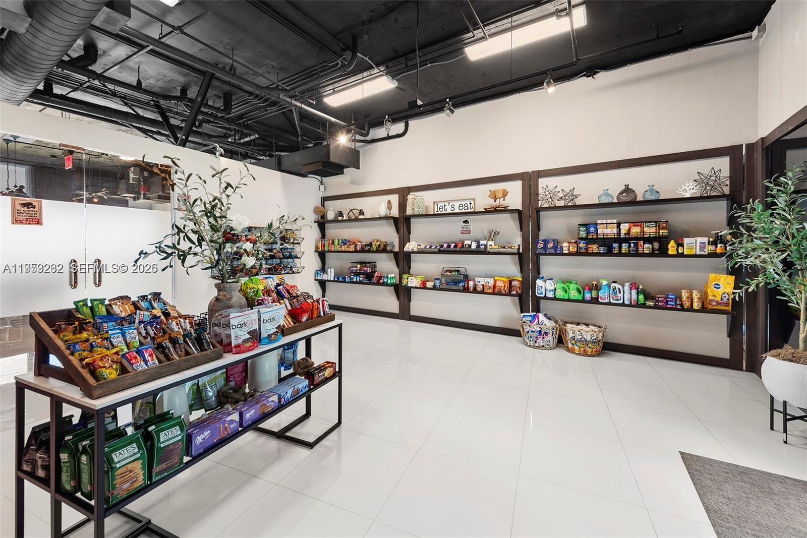 BLUE CONDO - Residential