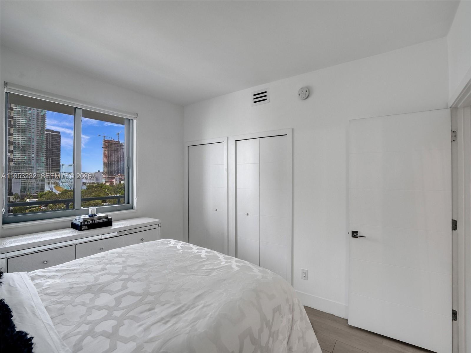 BLUE CONDO - Residential