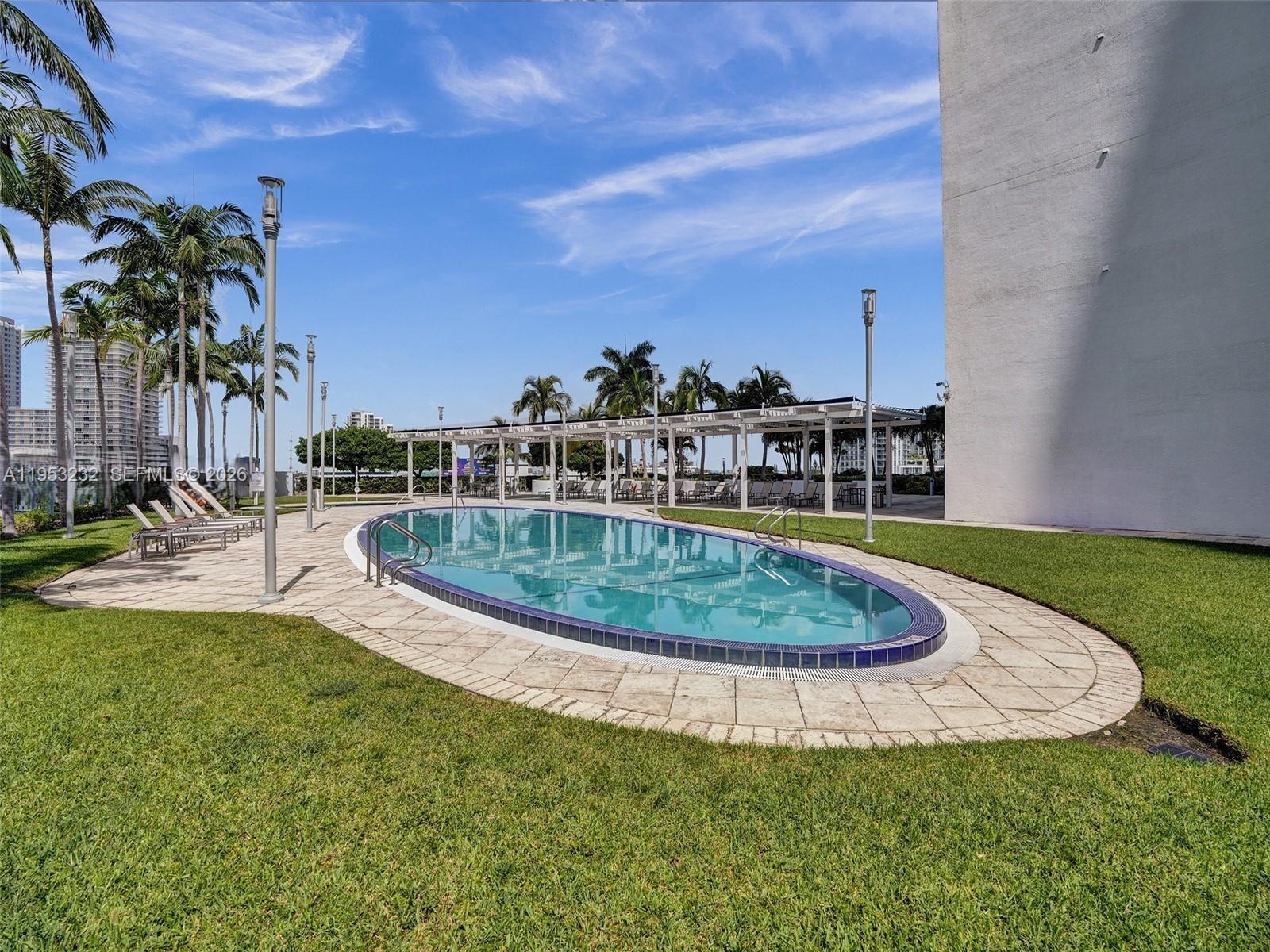 BLUE CONDO - Residential