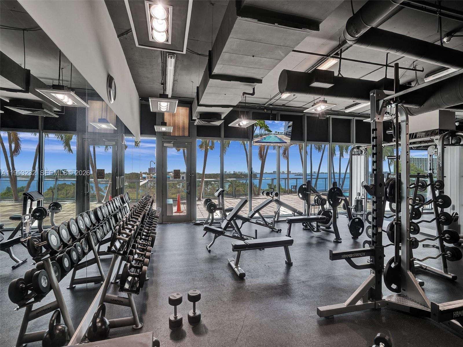 BLUE CONDO - Residential