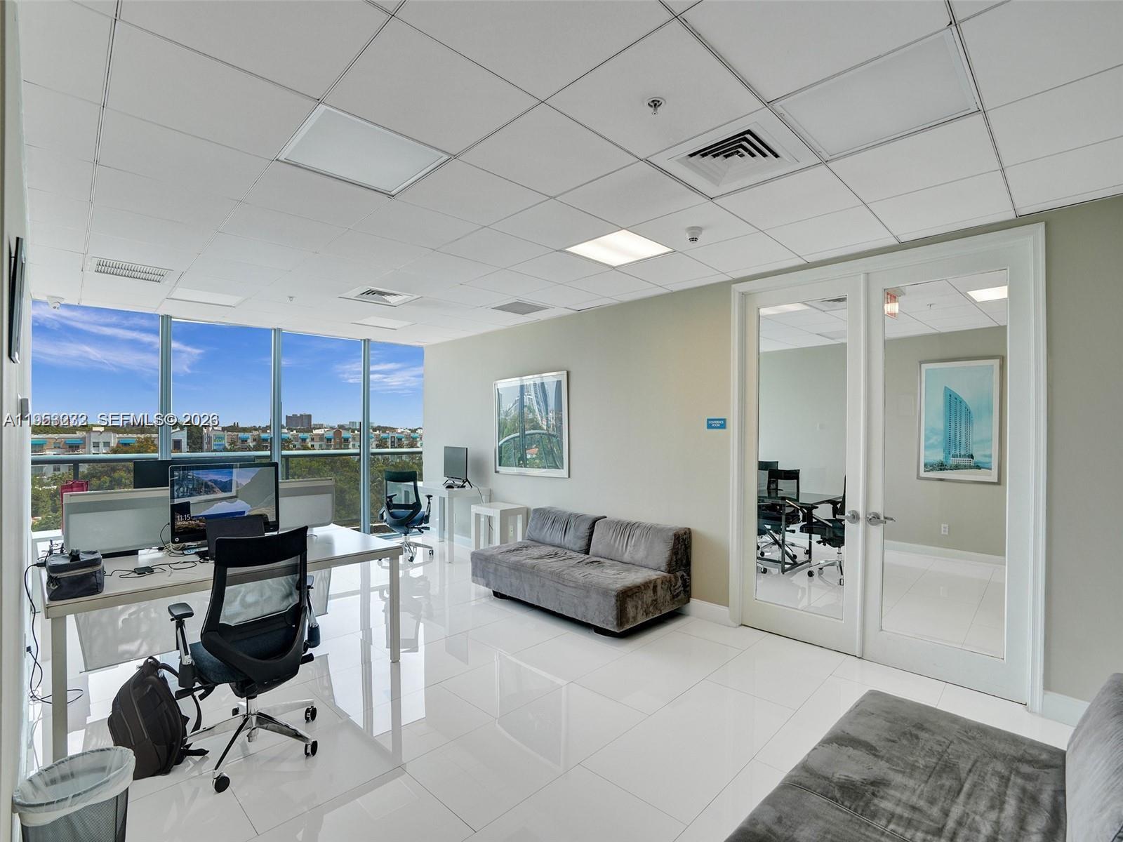 BLUE CONDO - Residential