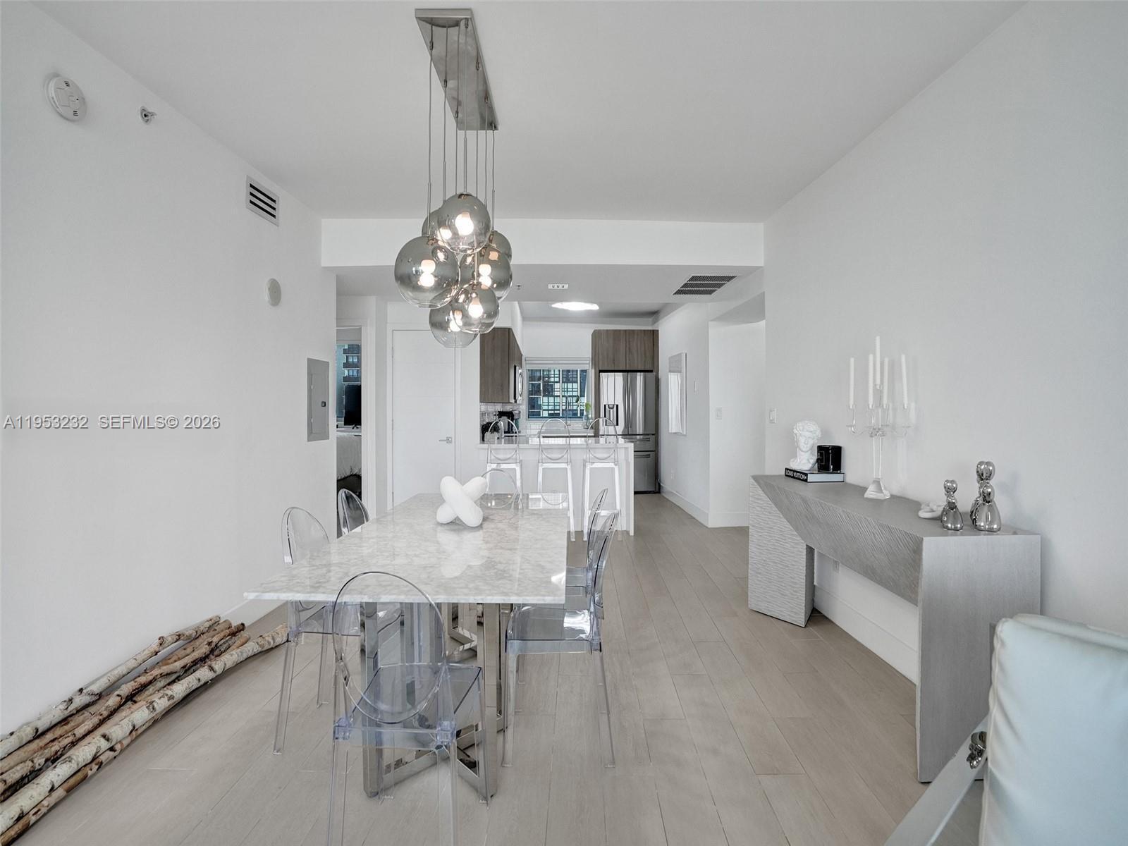 BLUE CONDO - Residential