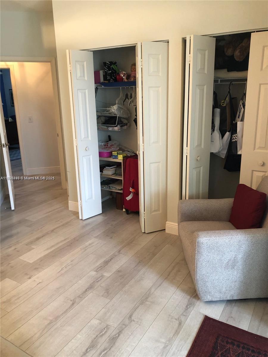 COACH HOUSES OF TOWN PLAC - Residential Lease