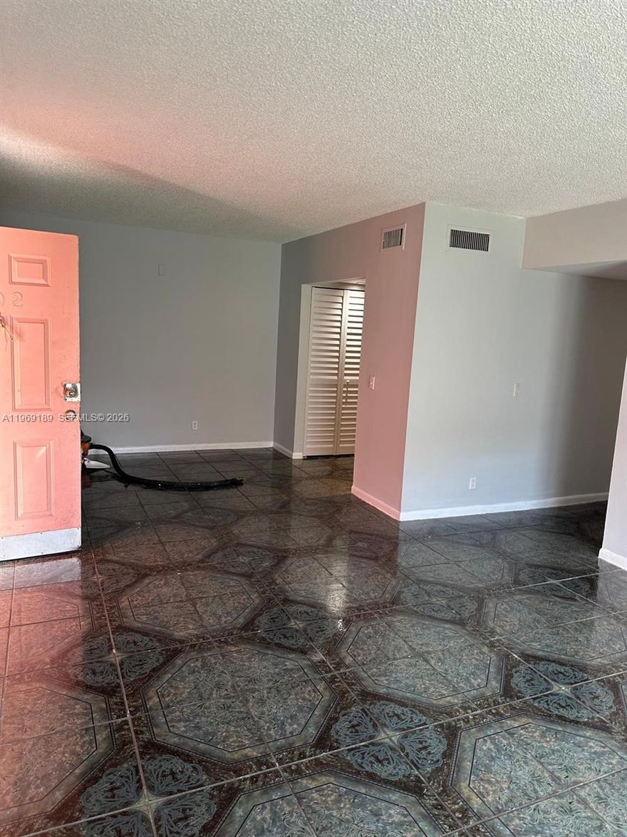 Lakeview condo features 3 Bedroom, 2 Baths ready to move in, only requires Deposit and First Month. 1 parking space, includes water and trash.