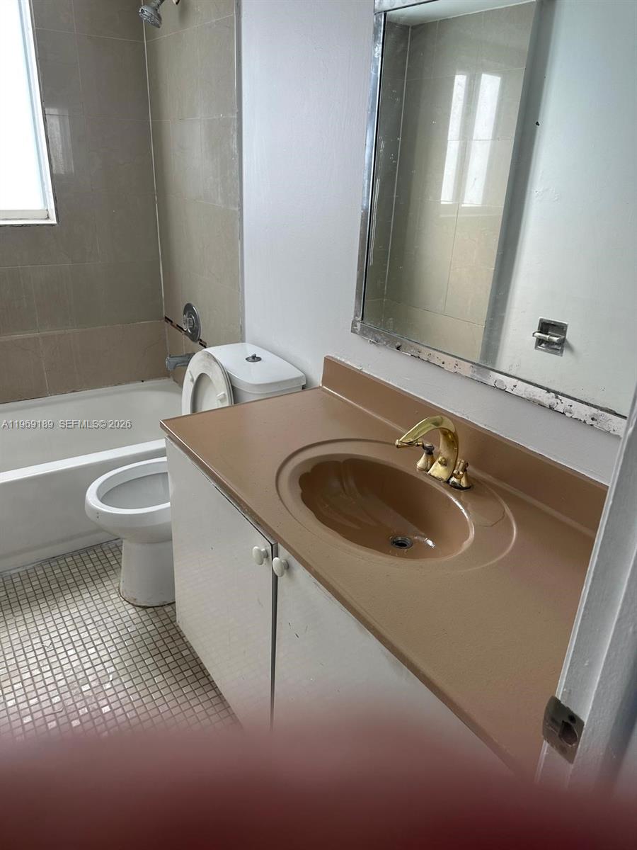 LAKEVIEW ESTATES CONDO - Residential Lease