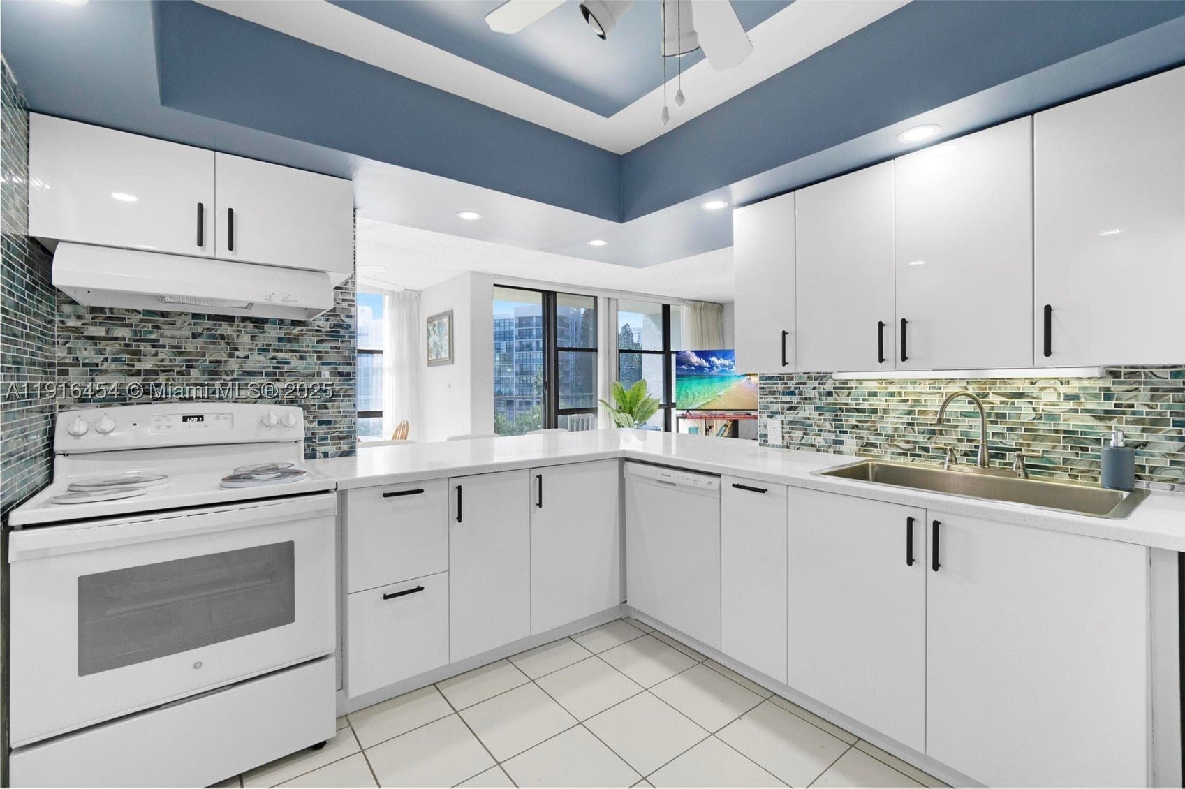 1000 Parkview Dr 518