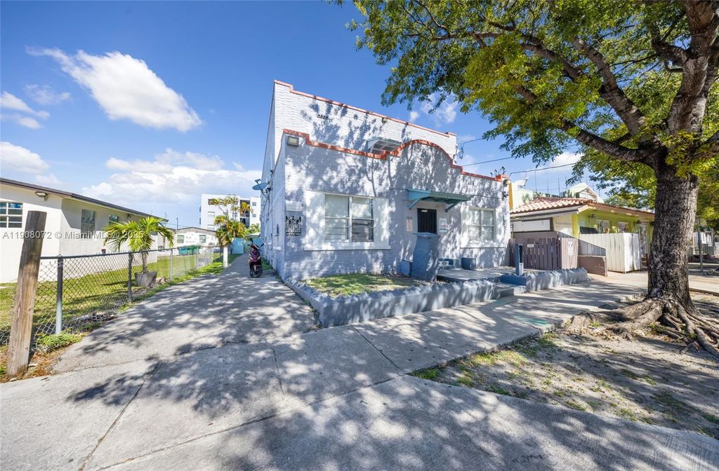 Photo of 1619 SW 2nd St, Miami, FL 33135 (MLS # A11908072)