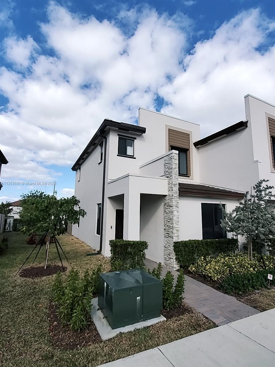 Corner townhome with 3 bedroom and 3 full bathrooms. 1 bed & 1 bath downstairs. Smart home,
stainless steel appliances, washer & dryer, tile floors on 1st floor, 2 doors refrigerator with water dispenser & nice
backyard for barbecues. Gated community with pool, clubhouse, gym and green spaces. Great location close to
I-95, 10 min from Aventura Mall and to the beach. 2 Parking spaces assigned.