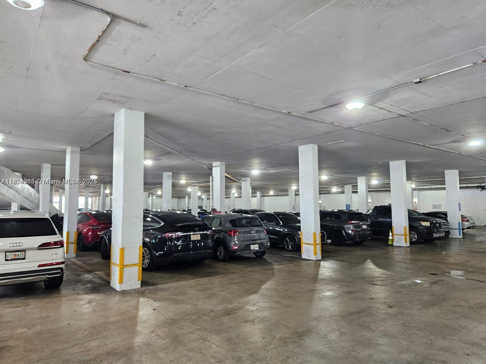 SAILBOAT CAY CONDO - Residential