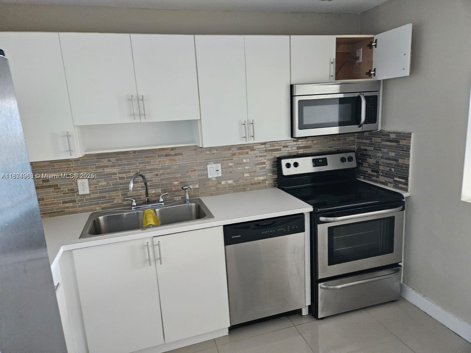 13499 Biscayne Blvd 805