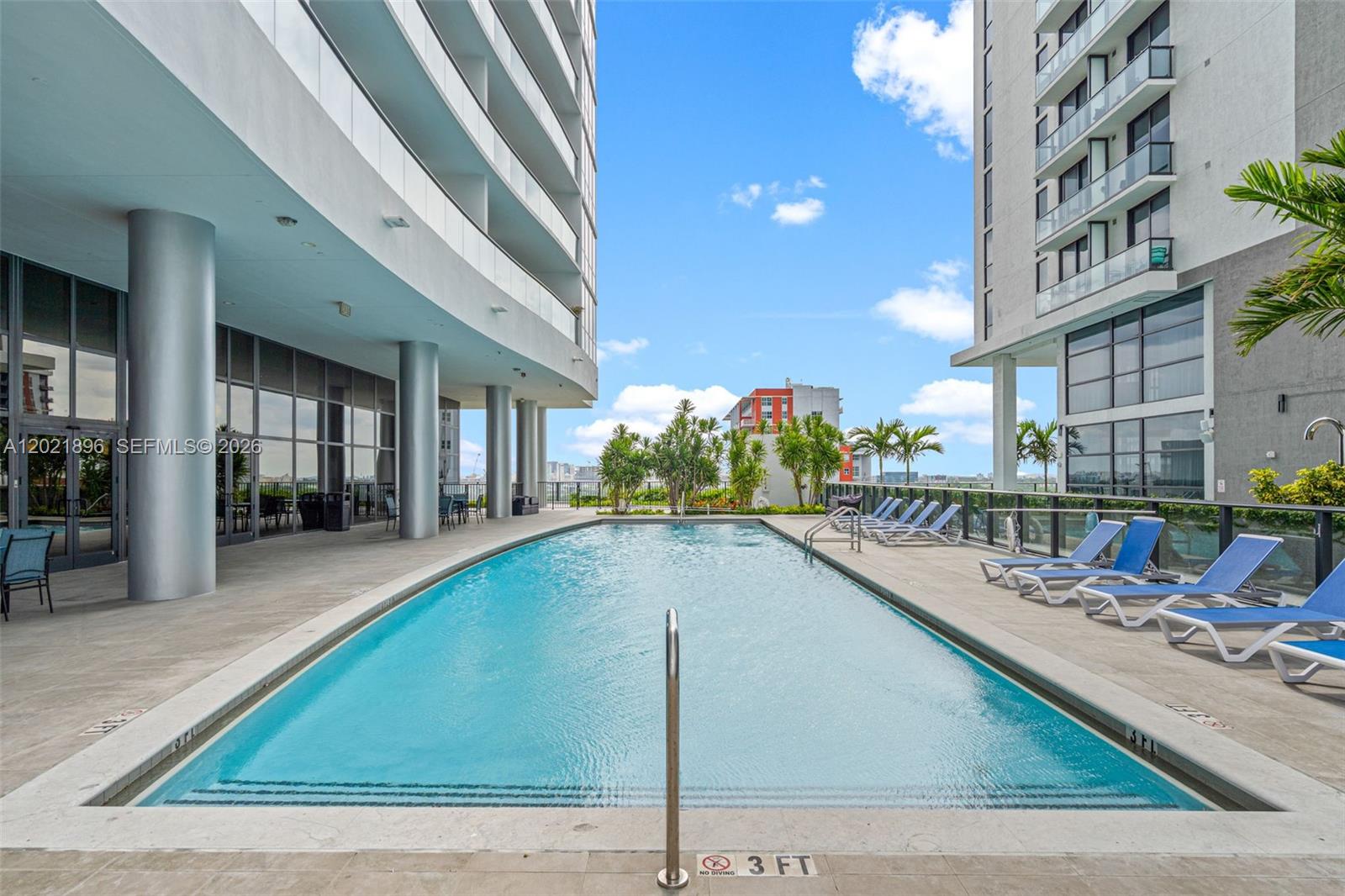 CANVAS CONDO - Residential