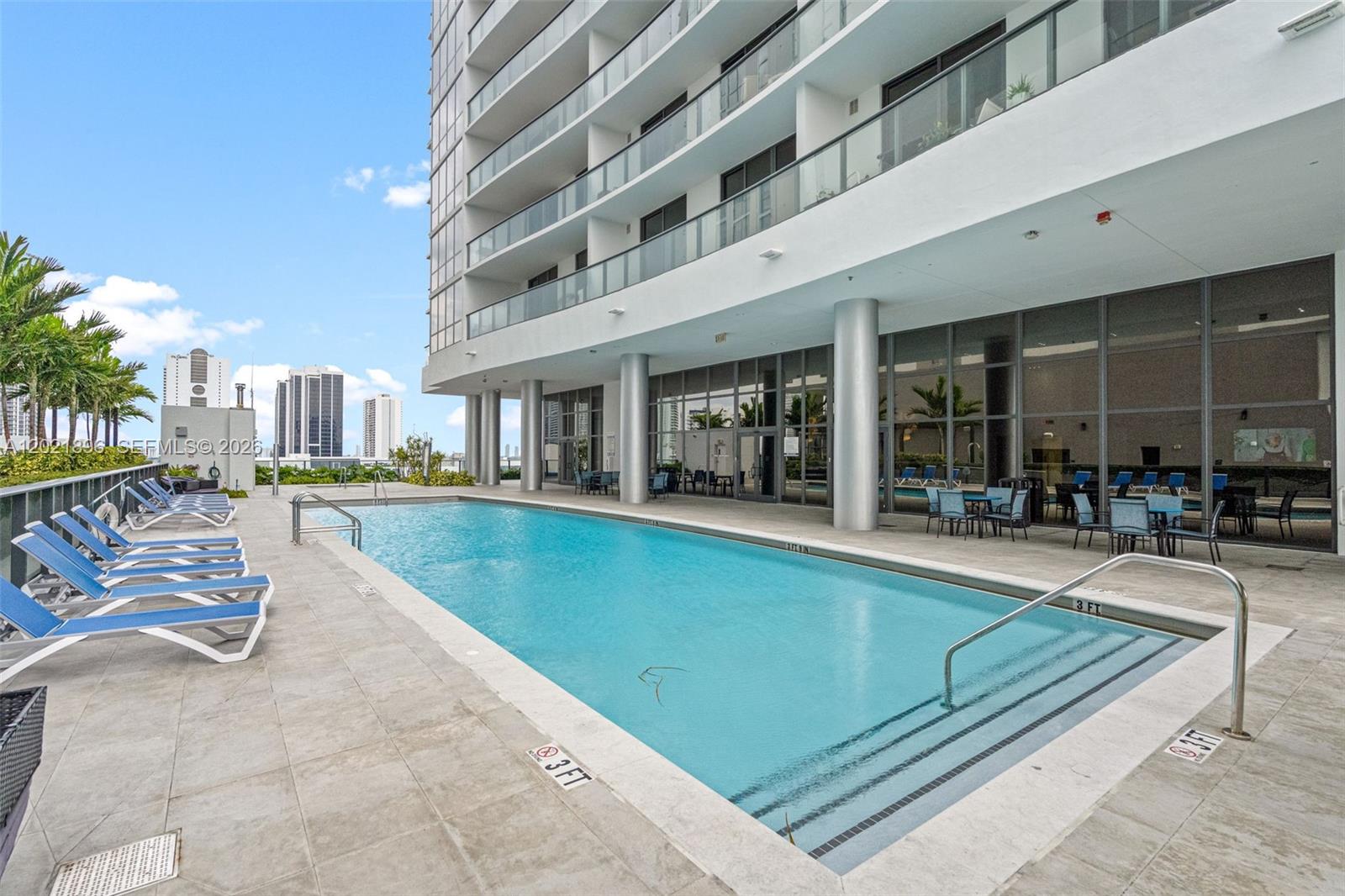 CANVAS CONDO - Residential