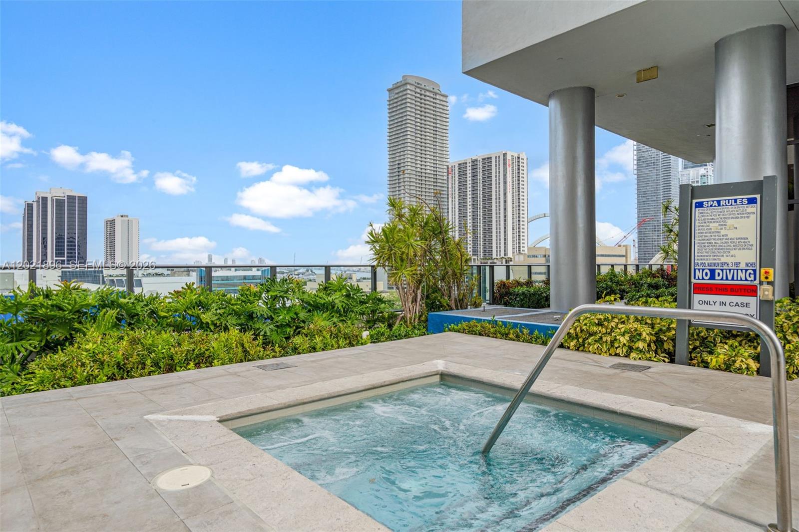 CANVAS CONDO - Residential