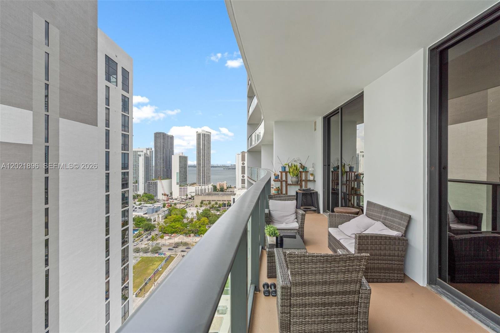 CANVAS CONDO - Residential
