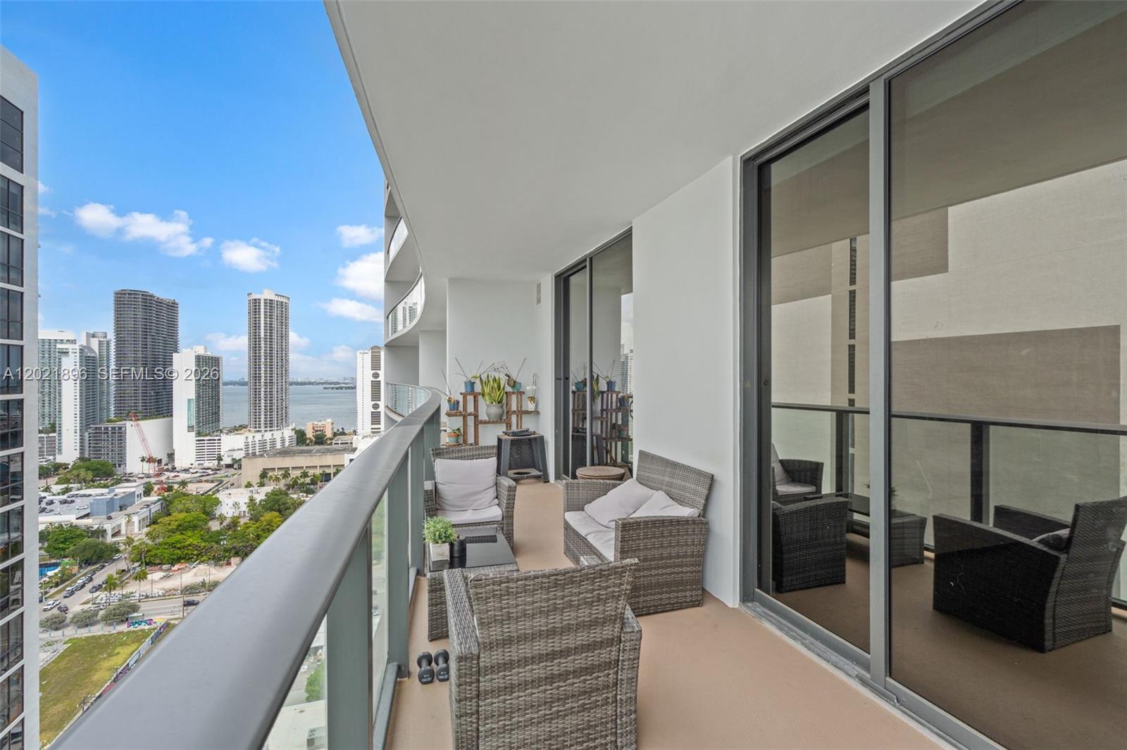 CANVAS CONDO - Residential