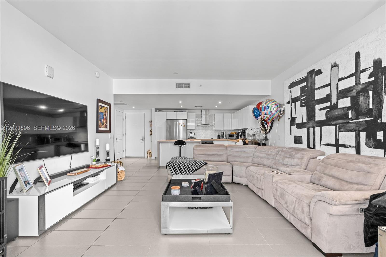 CANVAS CONDO - Residential