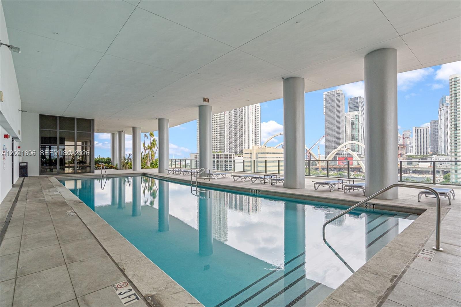 CANVAS CONDO - Residential