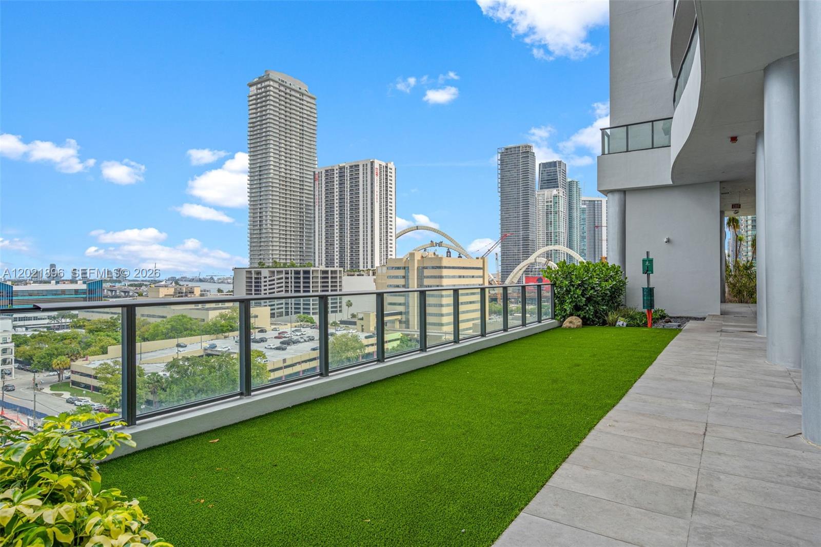 CANVAS CONDO - Residential