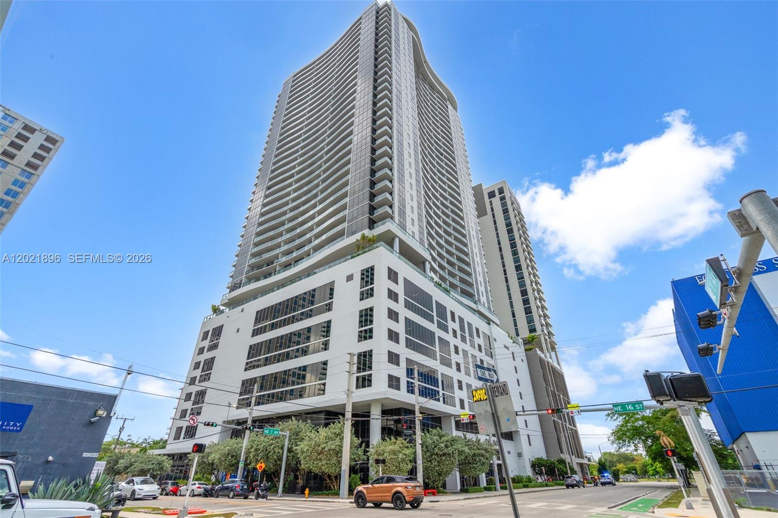 CANVAS CONDO - Residential