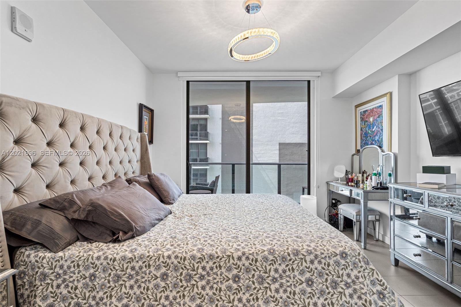 CANVAS CONDO - Residential