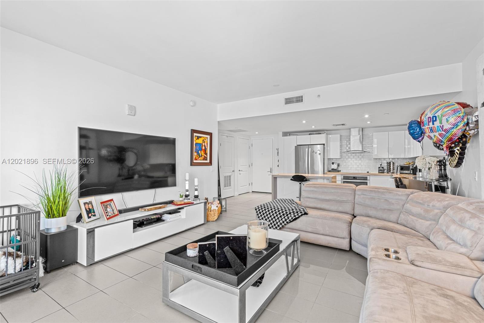 CANVAS CONDO - Residential